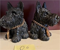 F - PAIR OF SCOTTIE DOG BOOK ENDS (O6)
