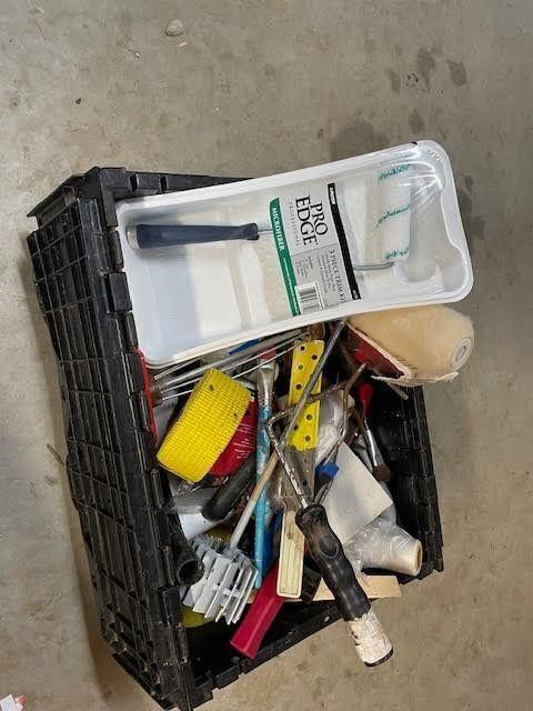 TOTE OF PAINTING SUPPLIES