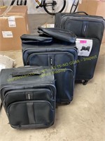 5ct Luggage set biggest suitcase (missing wheel)