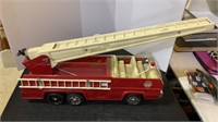Vintage Tonka Toy fire truck - 20 inches long(948)