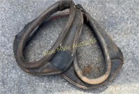 2 horse collars
