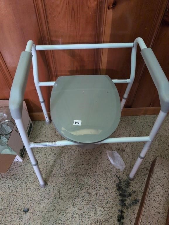 Handicap potty chair