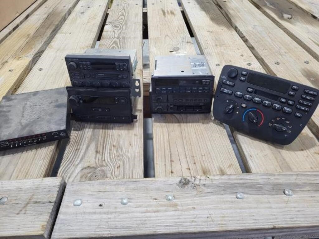 Used ford radios