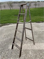 6’ Wooden Step Ladder