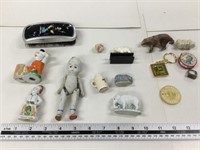 Lot of small figures and other