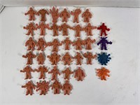 LOT OF 37 M.U.S.C.L.E. MEN - 4 COLORED