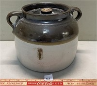 ANTIQUE TWO TONE BEAN CROCK HAS CHIPS/FRACTURE