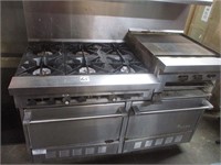 STOVE W/ 2 OVENS & GRILL