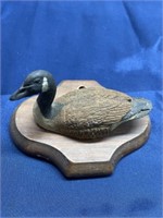 Duck figurine plaque, needs glue