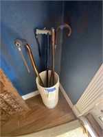 Ceramic Umbrella Cane Can w/4 Canes