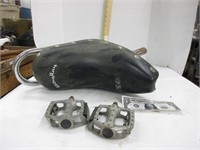 Stingray bike seat and pedals
