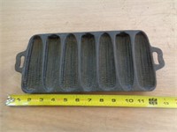 CAST IRON CORNBREAD PAN