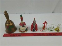 6 Christmas themed bells
