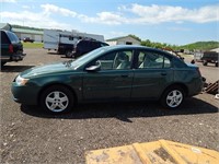2006 Saturn Ion; good tires; odometer reads: 191,4