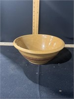 Pottery bowl with crack