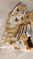 5 New pair of woman's  assorted bee theme ankle
