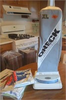 Oreck XL2 vacuum sweeper