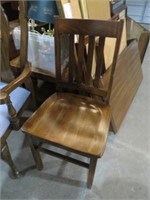 SOLID WOOD OAK CHAIR