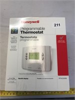 PROGRAMMABLE  THERMOSTAT