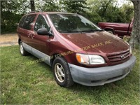 2003 Toyota Sienna LE 2WD