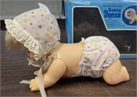 1983 11IN. CRAWLING DONNA BABY DOLL
