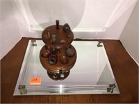 Pipe holder with pipes and glass mirror tray