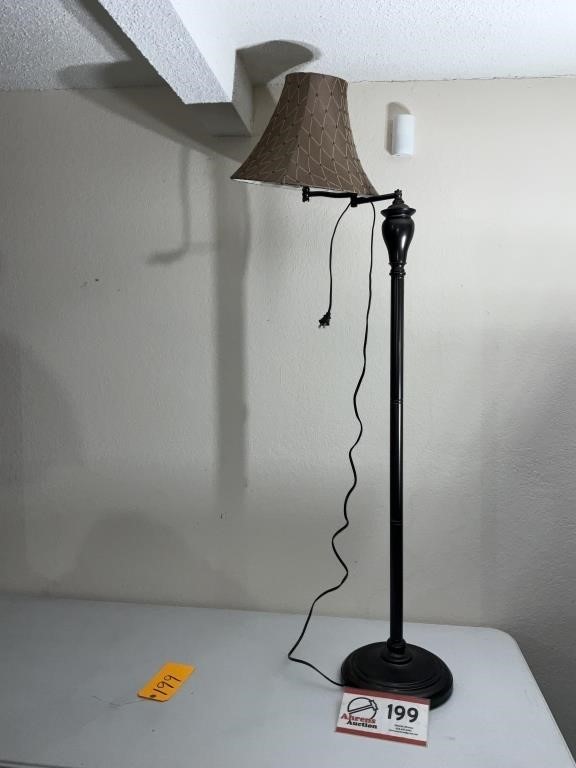 Floor lamp