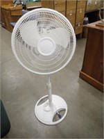 Lasko 16" Oscillating Floor Model Fan