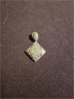 BEAUTIFUL SILVER & MARCASITE PENDANT