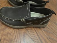 Size 13 hush puppy loafers in perfect condition