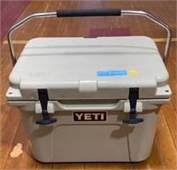 YETI 20 QUART COOLER TAN COOLER