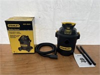 Stanley 6-Gallon Wet/Dry Vac