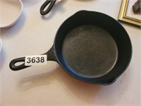 CHF (Chicago Foundry) Cast Iron Skillet #5, Diamog