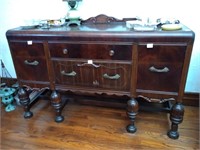 Great buffet from the 1920s. Needs minor repairs.