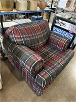 FANTASTIC UPHOLSTERED COMFY ARM CHAIR