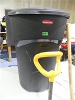 Rubbermaid Garbage Can With Yard Care Tools