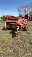 New Holland hay liner 67 square baler