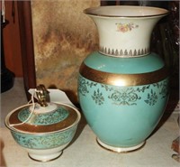 Bayreuther Bavarian Vase and covered sugar