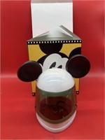 Mickey Mouse, Star Wars helmet