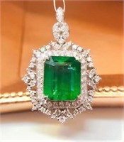 5.7ct Natural Emerald 18Kt Gold Pendant