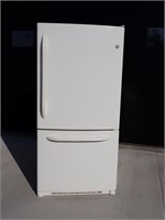 GE Refridgerator / Freezer