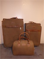 London Fog Suitcases X 3