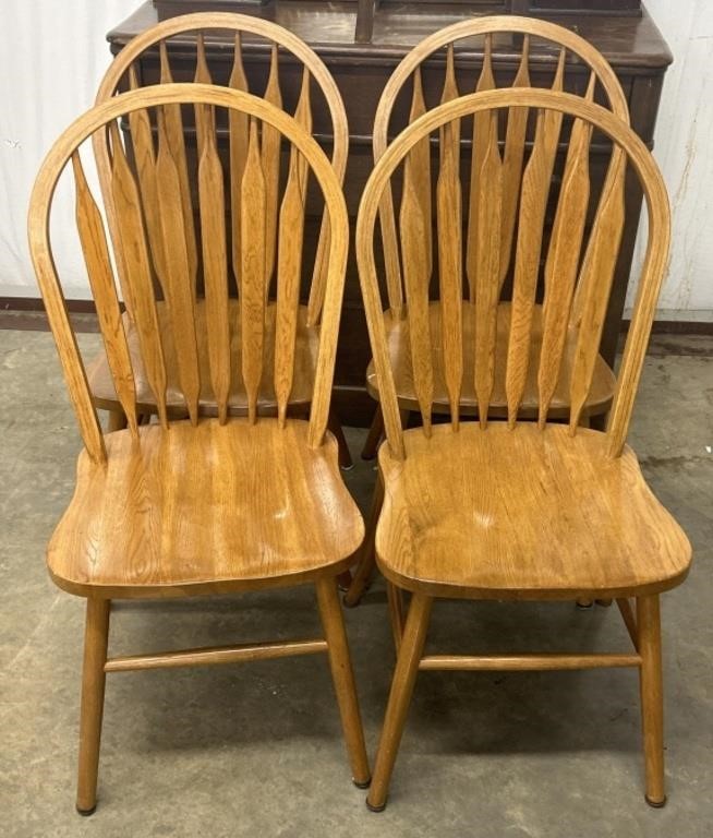 4 Light Colored Wooden Dining Table Chairs