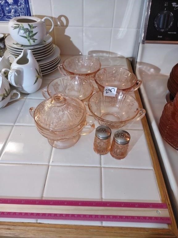 Barry & June Bates Online Living Estate Auction