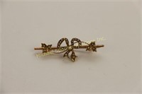 15K GOLD RIBBON AND LEAF SEED PEARL BROOCH