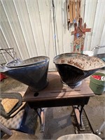 2 ash buckets