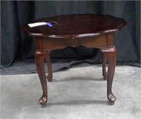 QUEEN ANNE CHERRY END TABLE