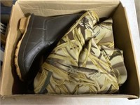 Cabela’s size 9 waiters, new in the box