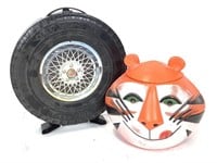 10" W Mattel Hot Wheels Case & Tony Tiger Plastic