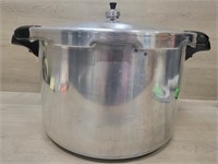 Pressure Cooker Presto Model 0174410